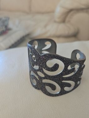 Glitter Filigree Open Cuff Bracelet - Black 🖤 PRE LOVED